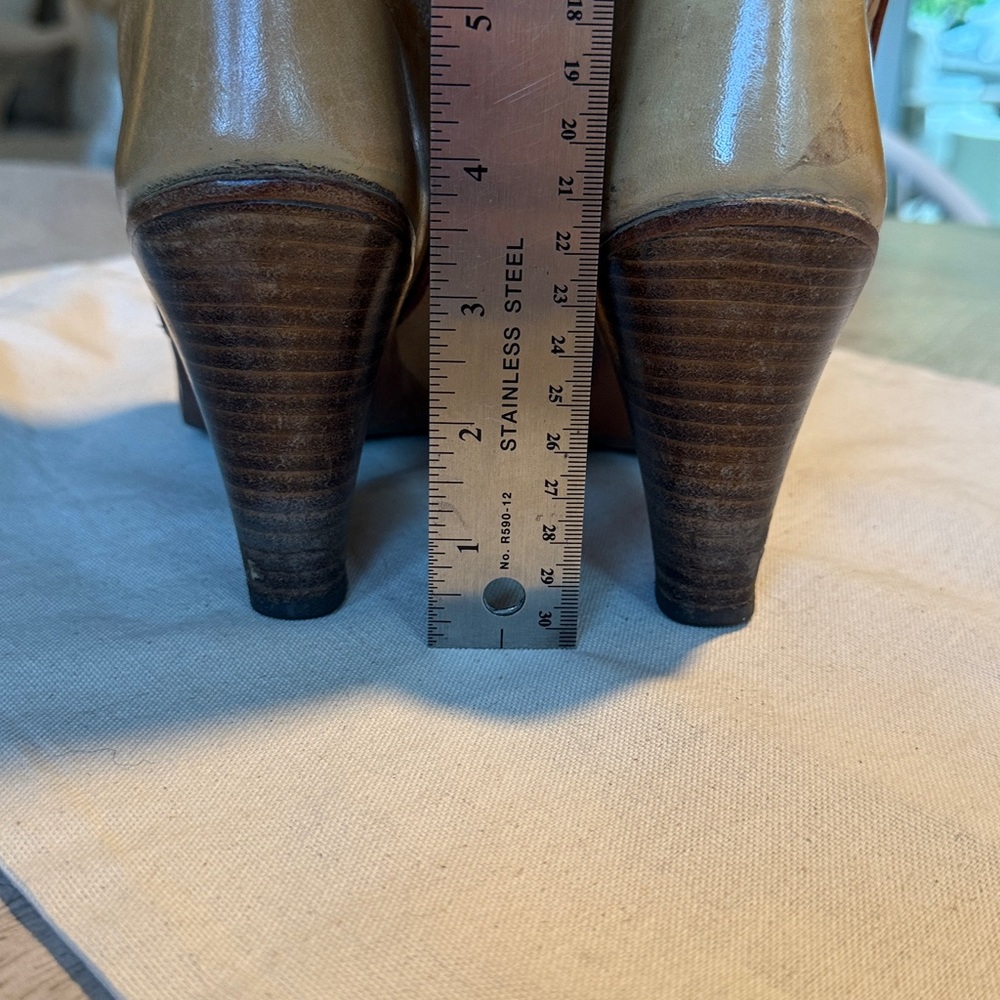 VINTAGE Western Style Camel Leather Cowboy / Cowgirl Boots Brown Stitching sz 8 - Picture 7 of 11